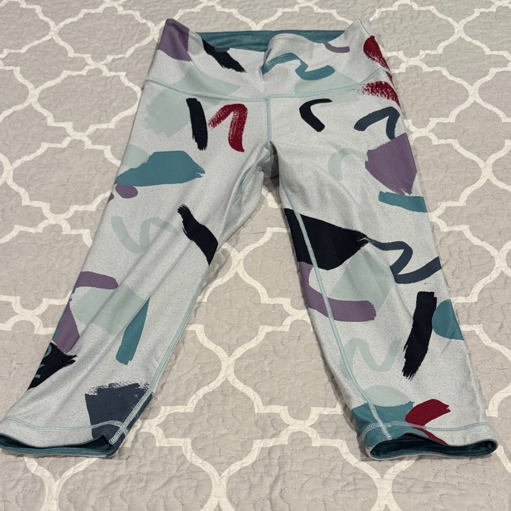 Peloton Modern Composition capri leggings